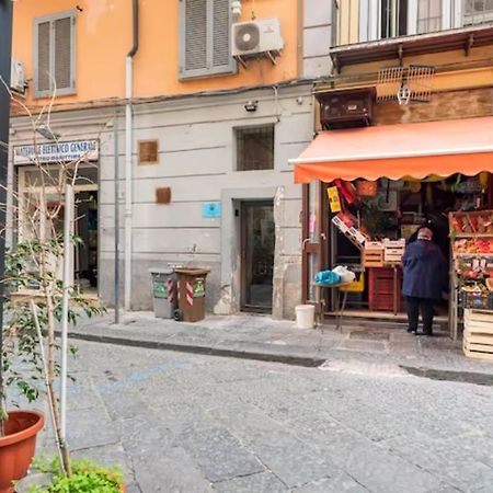 The White Side Apartment Napoli Bagian luar foto