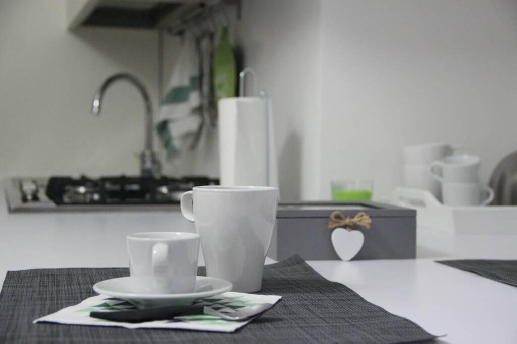 The White Side Apartment Napoli Bagian luar foto