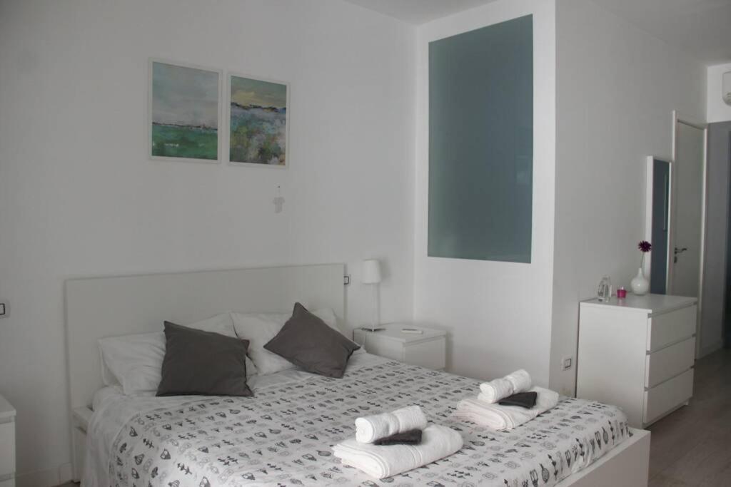 The White Side Apartment Napoli Bagian luar foto