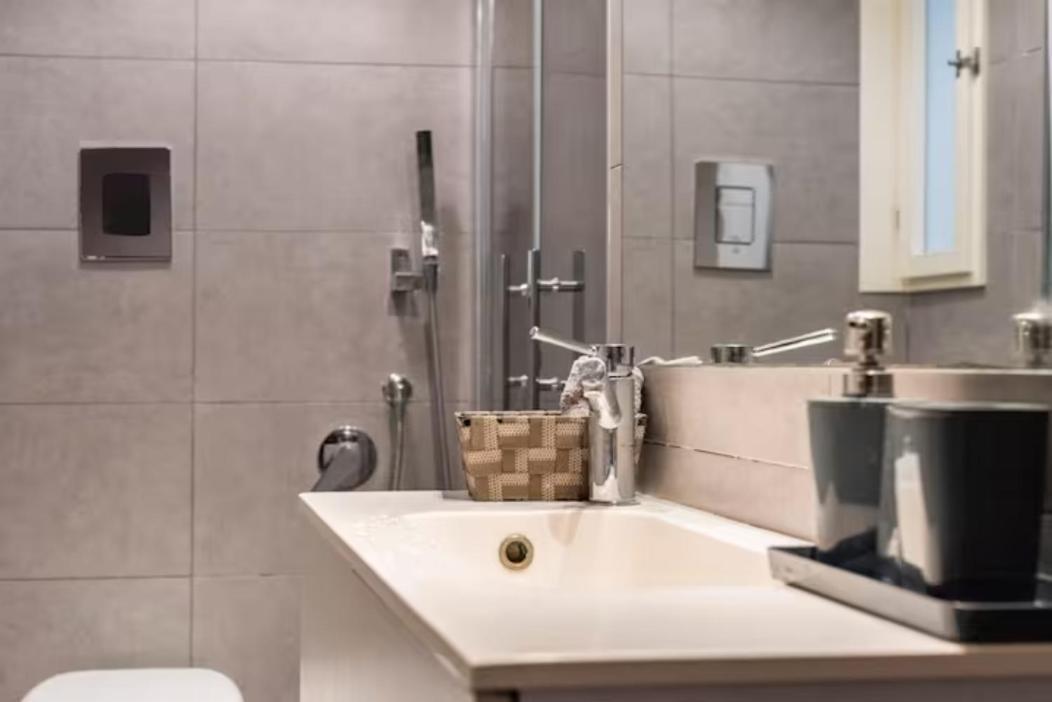 The White Side Apartment Napoli Bagian luar foto