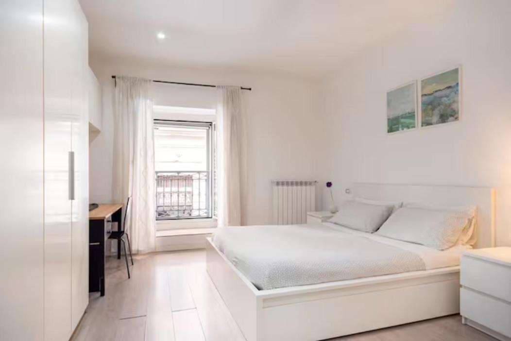 The White Side Apartment Napoli Bagian luar foto