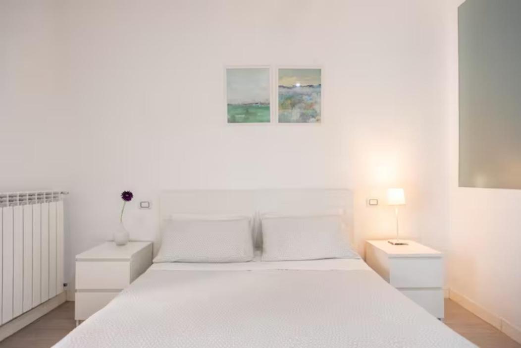 The White Side Apartment Napoli Bagian luar foto